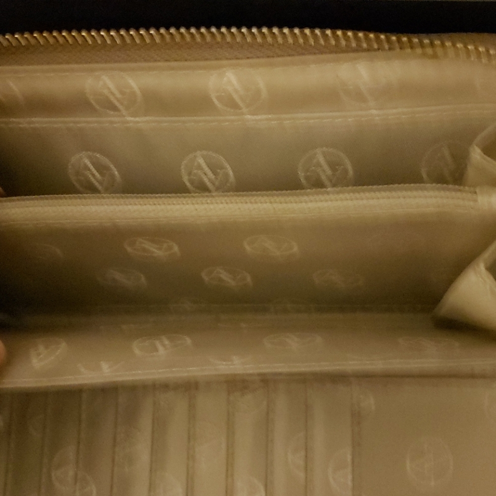Wallet - Picture 3 of 6